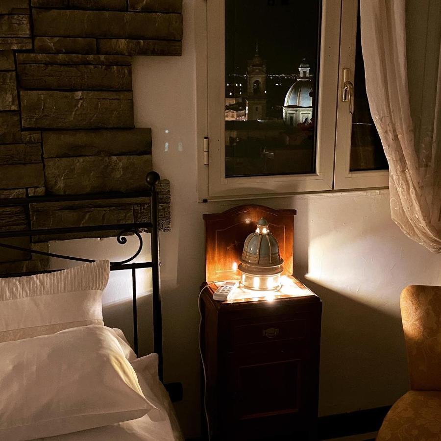 Casa Tipica Siciliana Patronale Home Bedandbreakfast Tremetrisoprailcielo Camere Con Vista, Colazione Interna In Terrazzo Panoramico 卡尔塔吉罗 外观 照片
